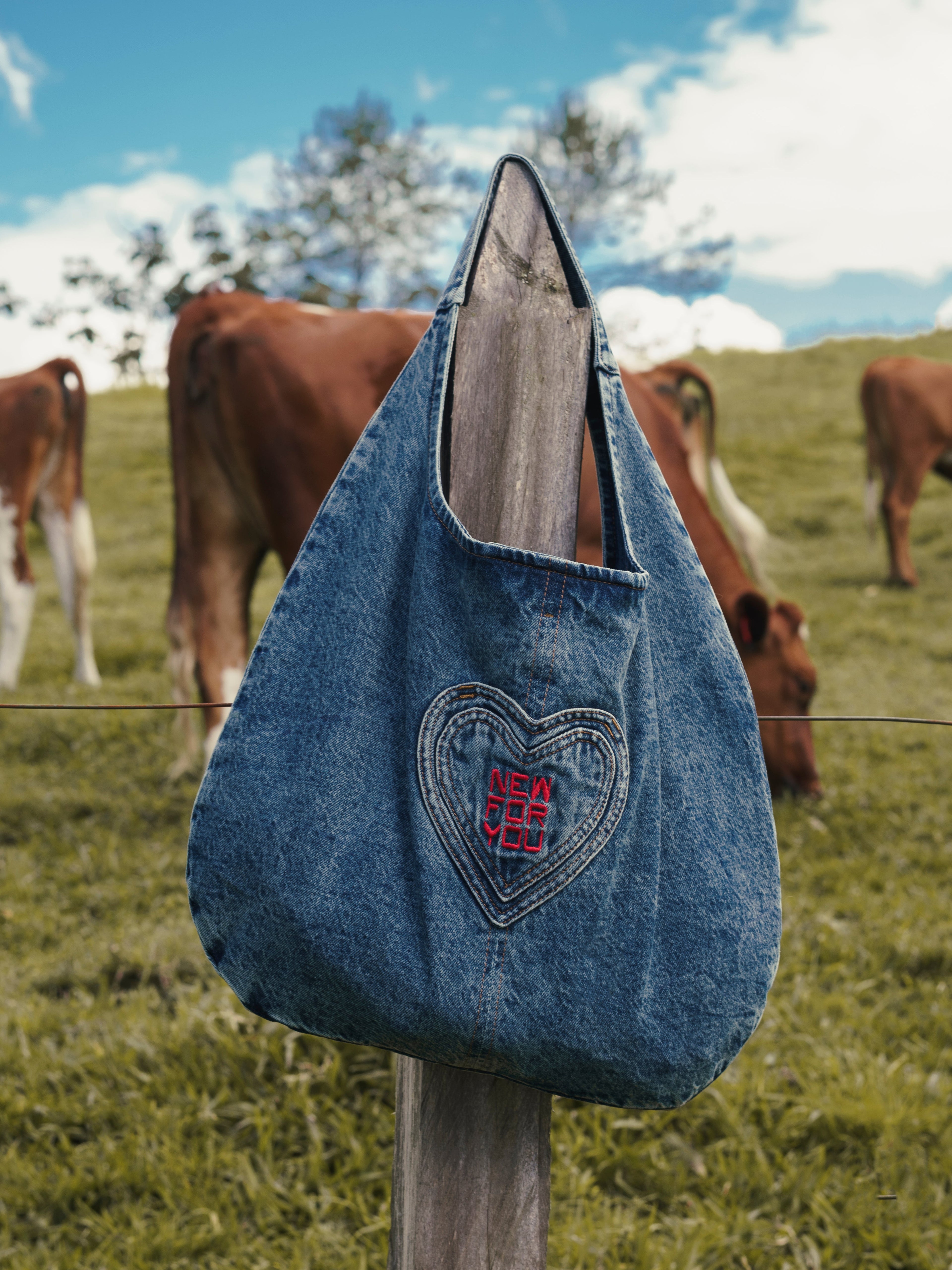 TOTE BAGS