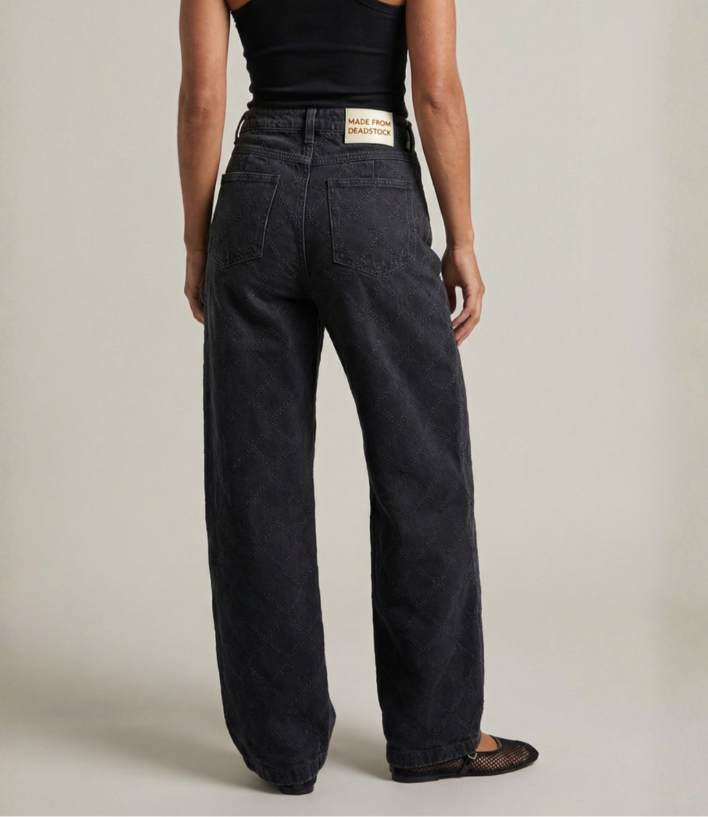 002 STRAIGHT JEAN NEGRO LÁSER