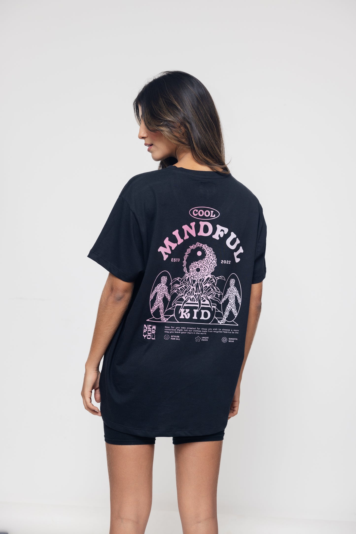 Camiseta femenina estampada "Cool Mindful Kid"