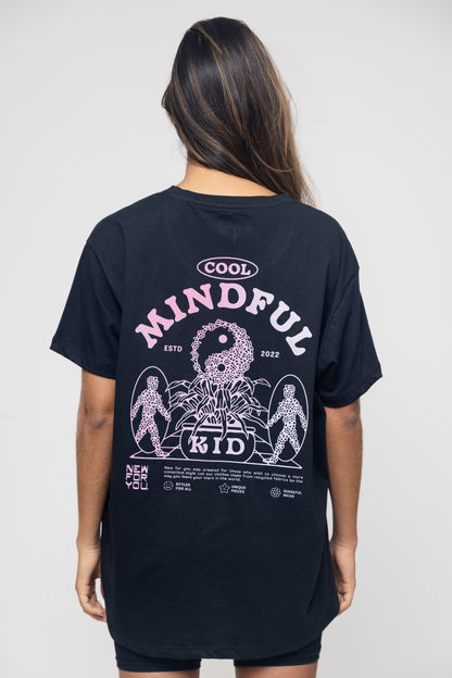 Camiseta femenina estampada "Cool Mindful Kid"