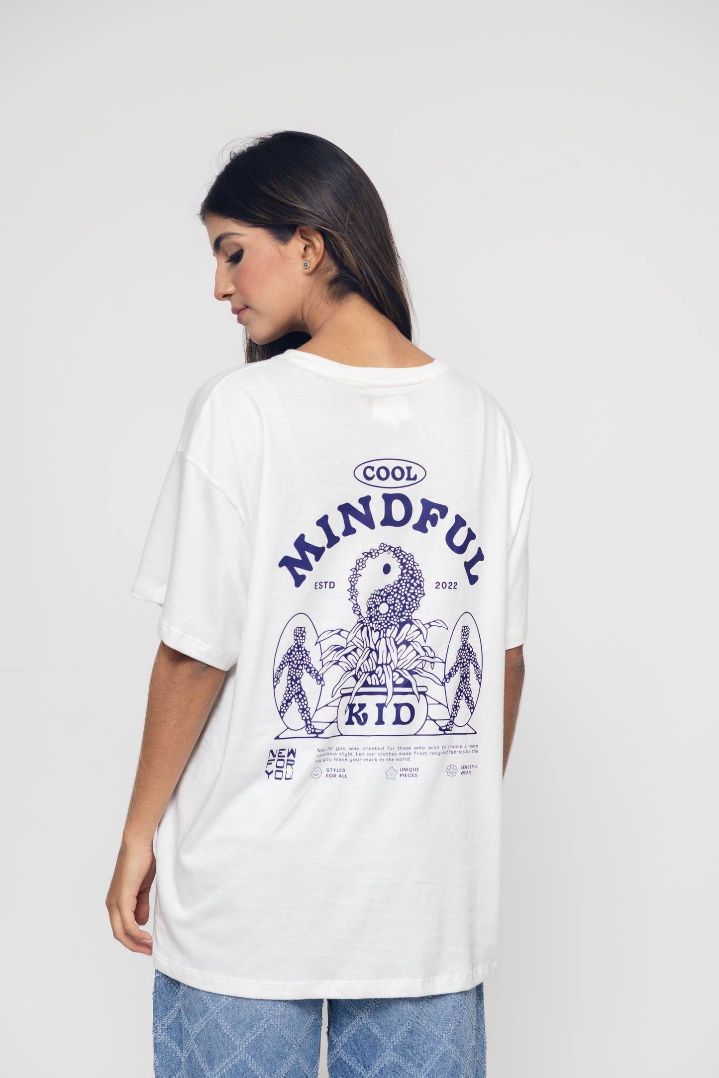 Camiseta femenina estampada "Cool Mindful Kid"