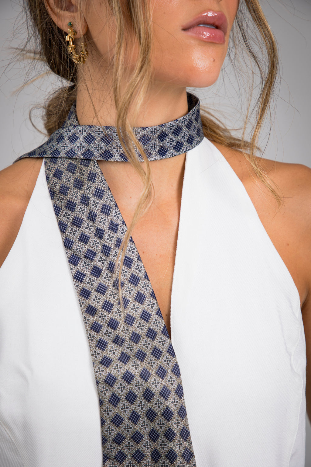 COLLECTIBLE TIE TOP - 06