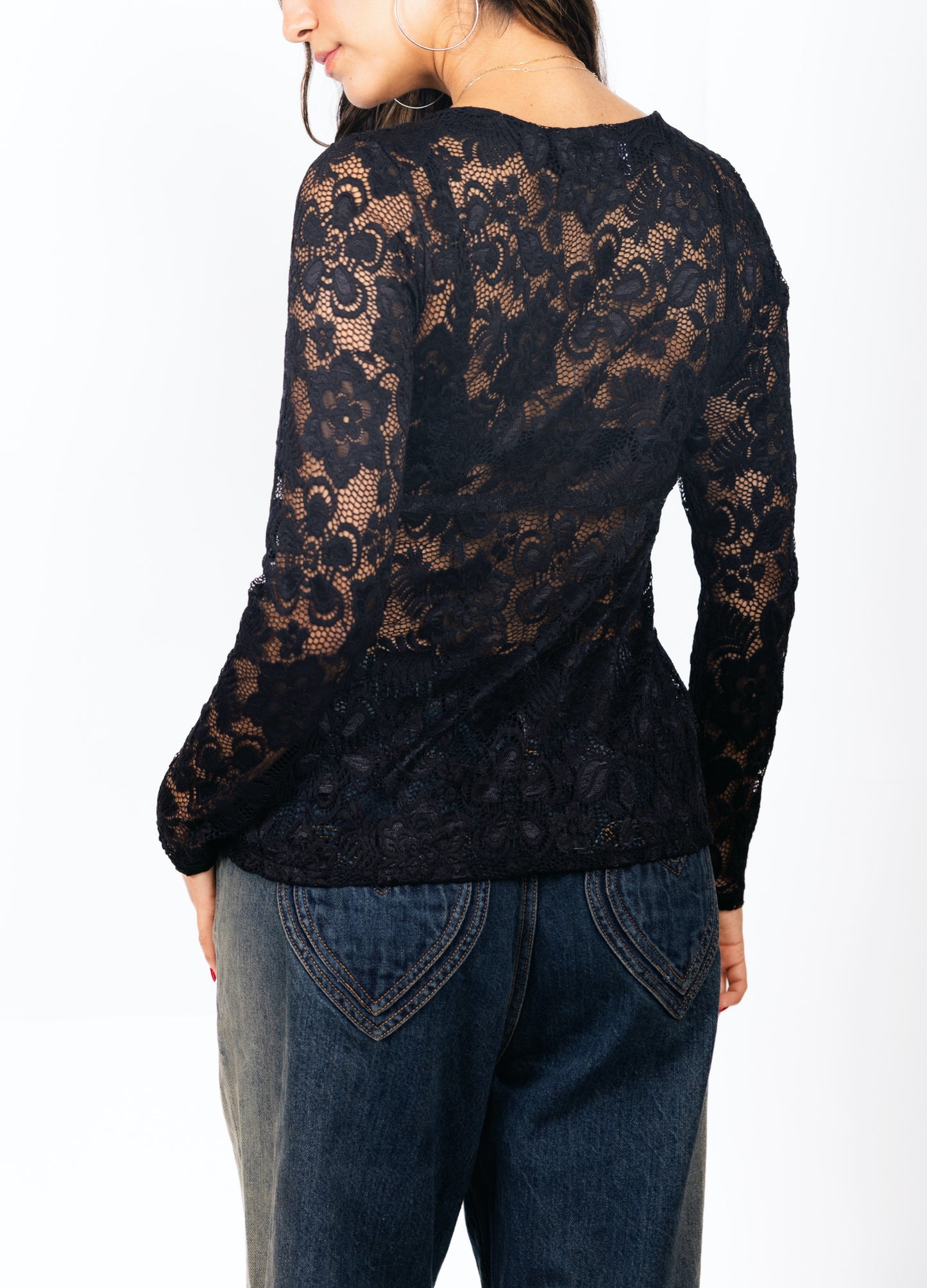 Blusa en encaje negro